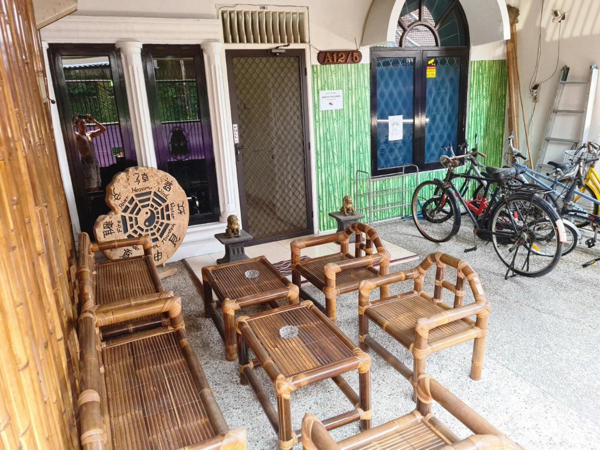 Traveller Home Tangerang Exterior foto