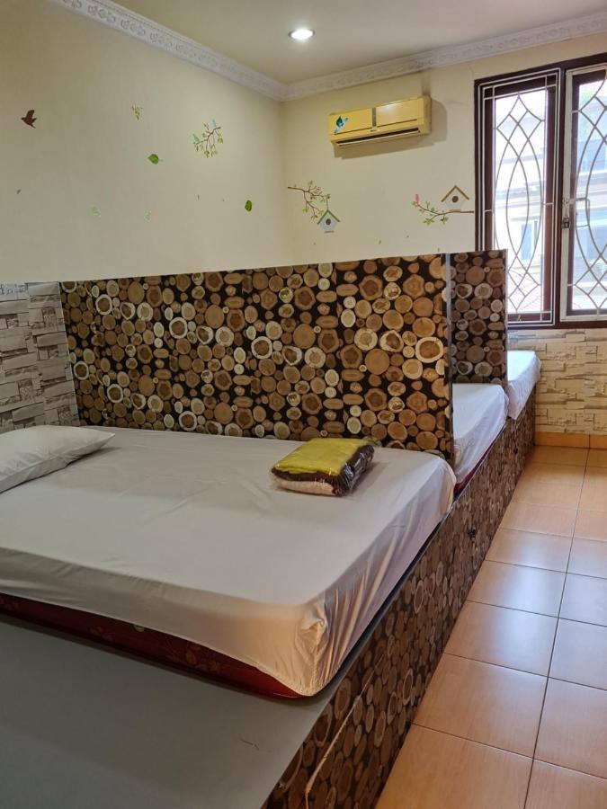 Traveller Home Tangerang Exterior foto