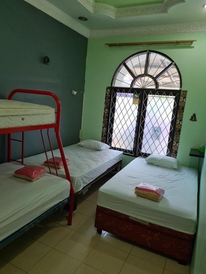 Traveller Home Tangerang Exterior foto