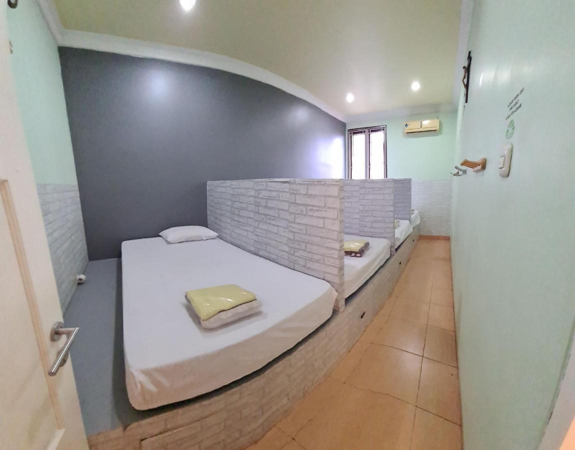 Traveller Home Tangerang Exterior foto